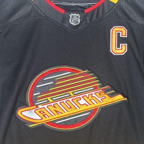 Quinn Hughes Vancouver Canucks Adidas Authentic Jersey Men's Large 52 Black NHL - Picture 8 of 8